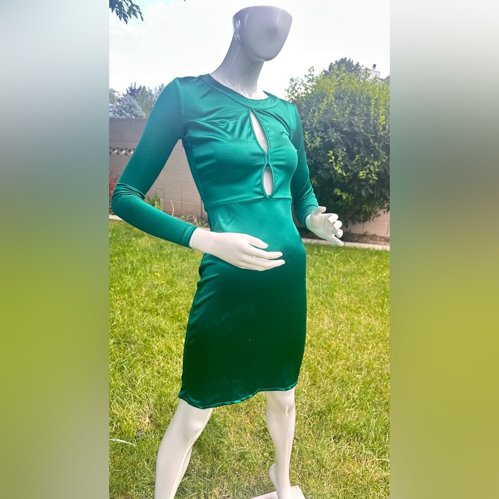 Missguided+ Emerald Long Sleeve Cut-Out Dress